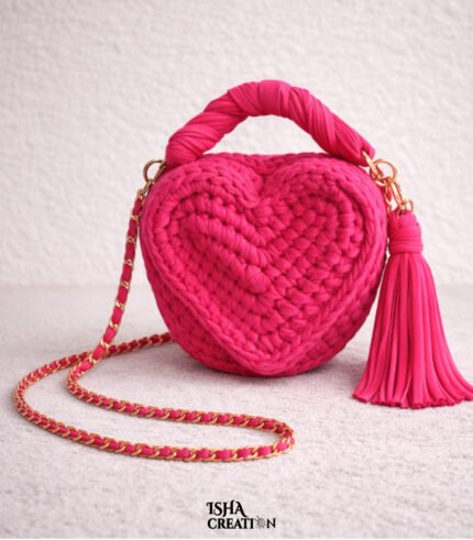 Heart Charm Crochet Handbag – Pink